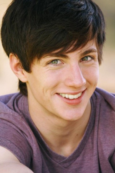 Aaron Johnson 1 Loading...