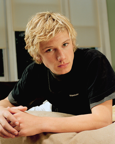 Alex Pettyfer 11 Loading...