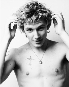 Alex Pettyfer 29 Loading...