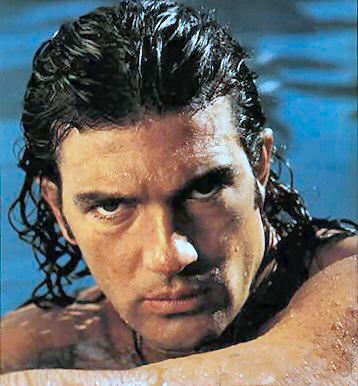 Antonio Banderas 12 Loading...