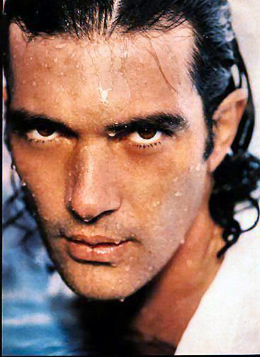 Antonio Banderas 14 Loading...