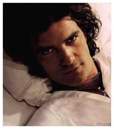 Antonio Banderas 26 Loading...