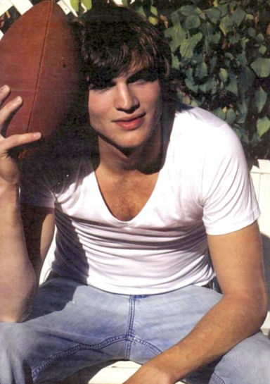 Ashton Kutcher 20 Loading...