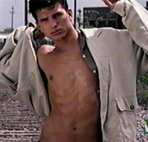 Ashton Kutcher 21 Loading...