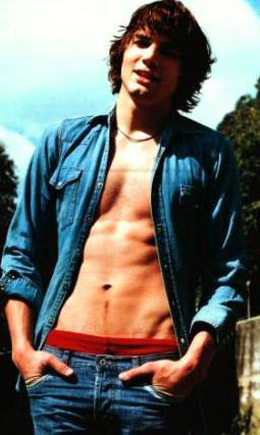 Ashton Kutcher 36 Loading...