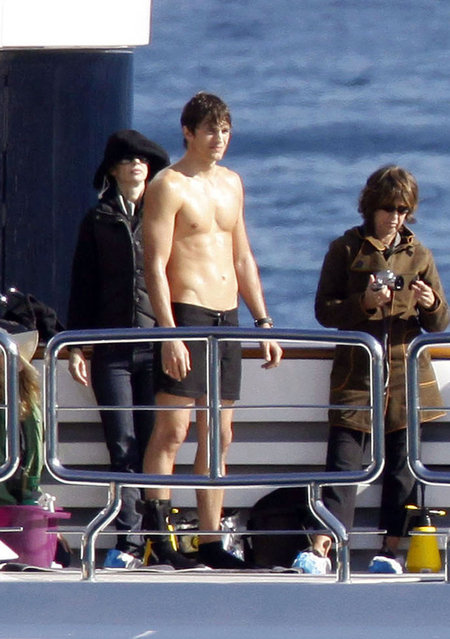 Ashton Kutcher 58 Loading...