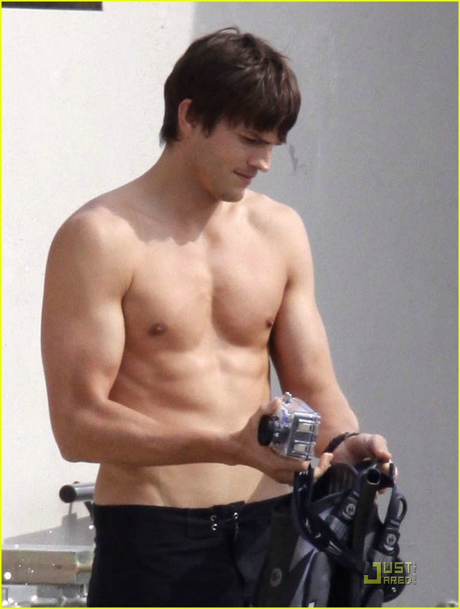 Ashton Kutcher 58 Loading...