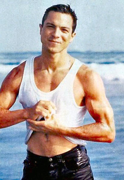 Benjamin Bratt 2 Loading...