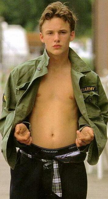 Brad Renfro 1 Loading...