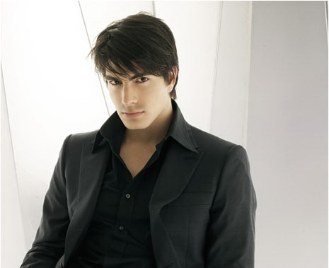 Brandon Routh 25 Loading...
