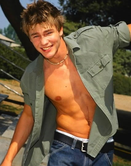 Chad Michael Murray 4 Loading...