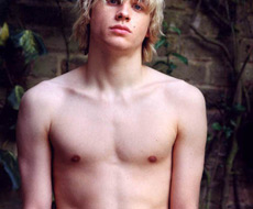 Charlie Hunnam nude