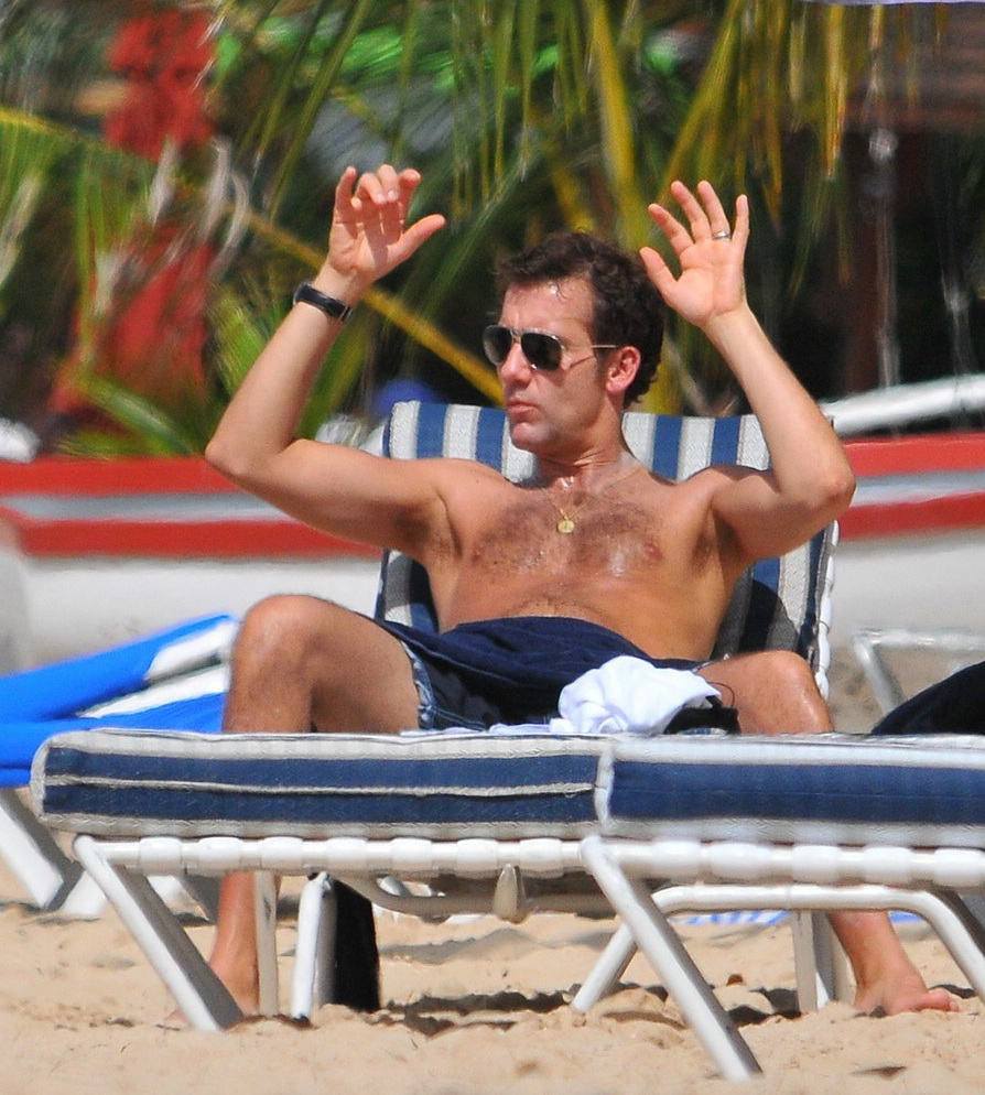 Clive Owen 20 Loading...
