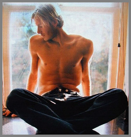 David Beckham 32 Loading...