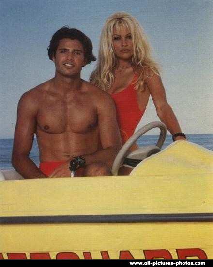 David Charvet 21 Loading...