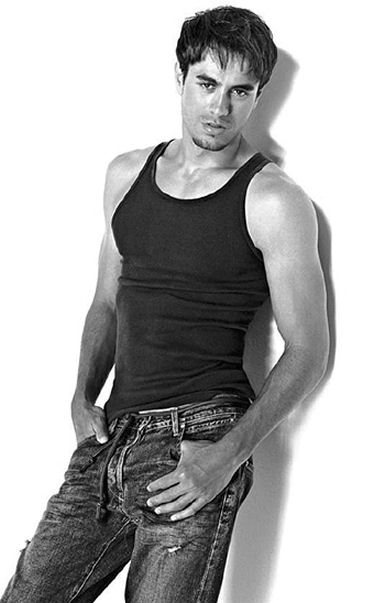 Enrique Iglesias 8 Loading...