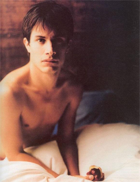 Gael Garcia Bernal 11 Loading...