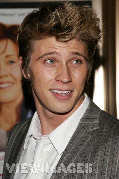 Garrett Hedlund 11 Loading...