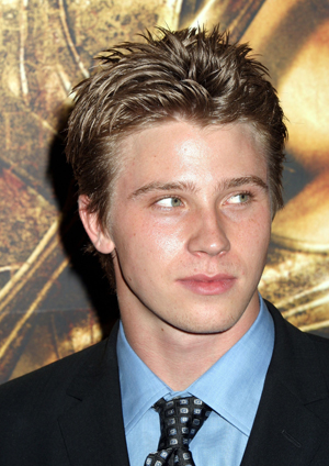 Garrett Hedlund 8 Loading...