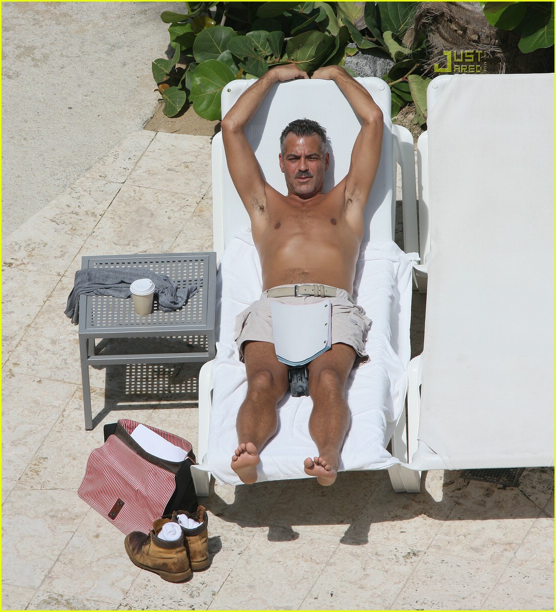 George Clooney 39 Loading...