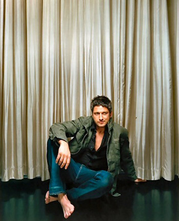 Gerard Butler 11 Loading...