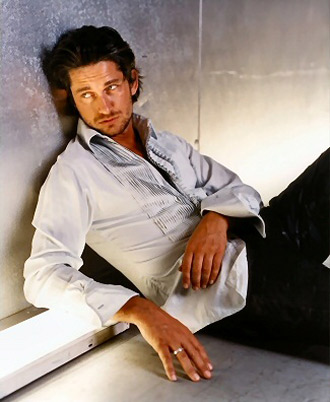 Gerard Butler 21 Loading...