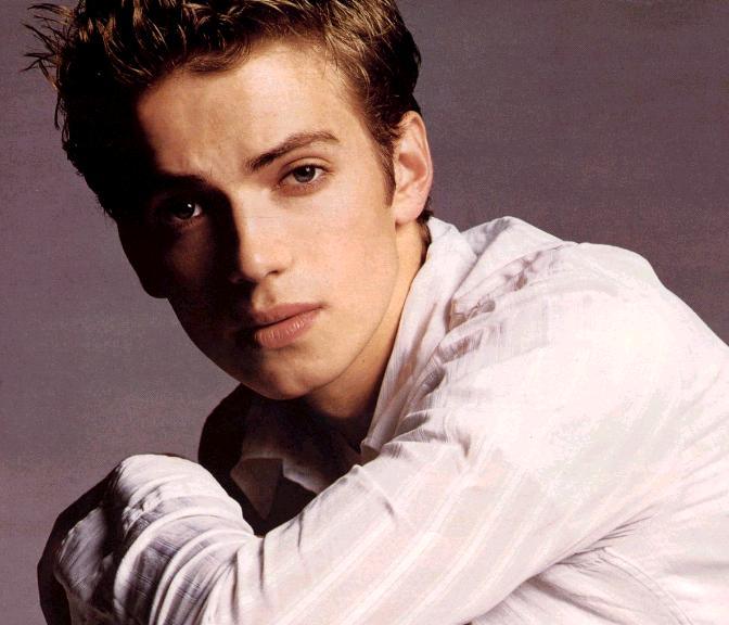 Hayden Christensen 13 Loading...