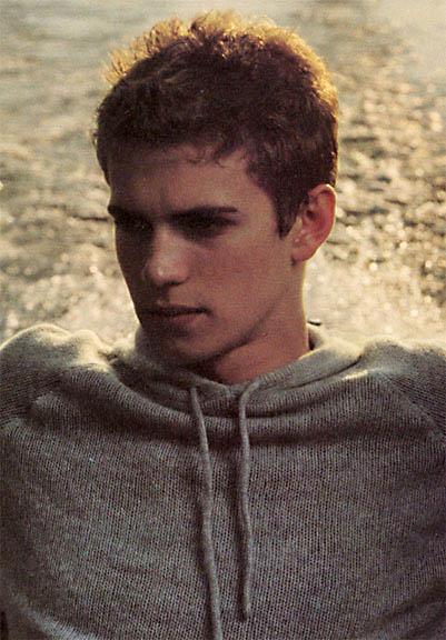Hayden Christensen 19 Loading...