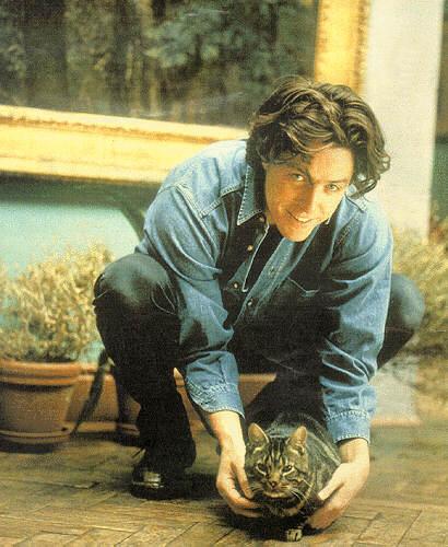 Hugh Grant 17 Loading...