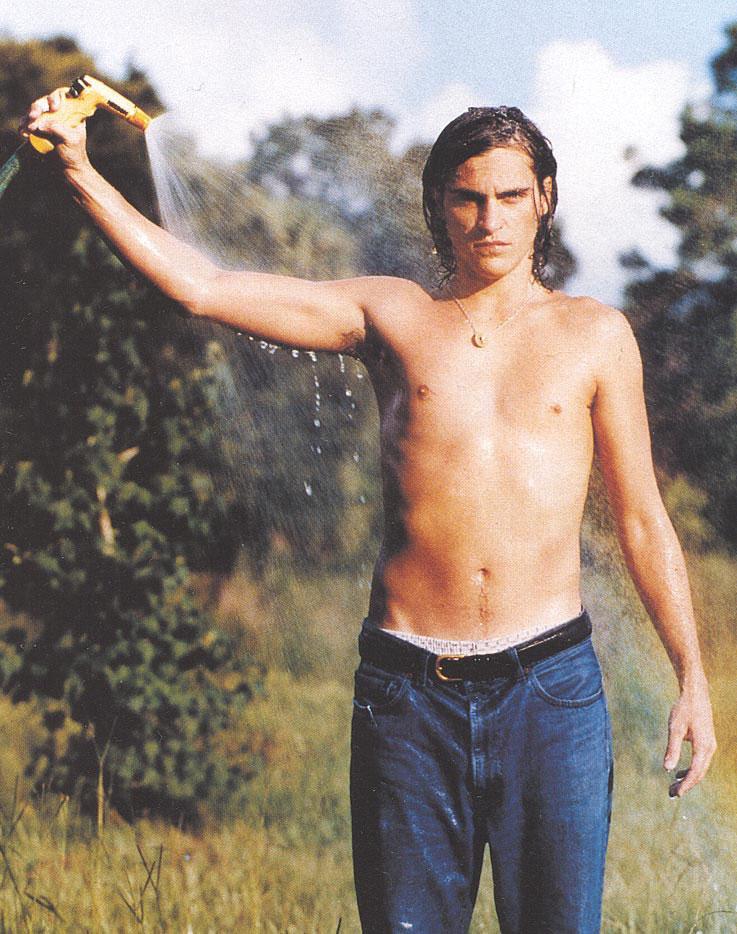 Joaquin Phoenix 3 Loading...