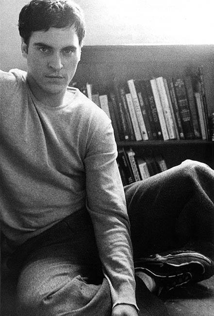 Joaquin Phoenix 32 Loading...