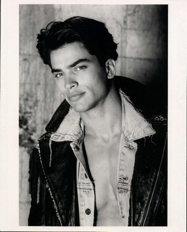 Johnathon Schaech 36 Loading...