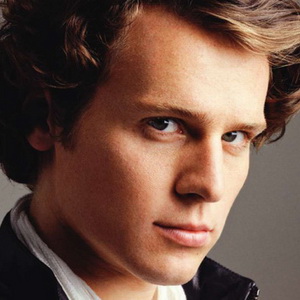 Jonathan Groff