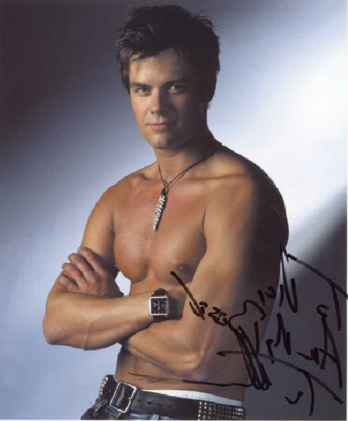 Josh Duhamel 13 Loading...