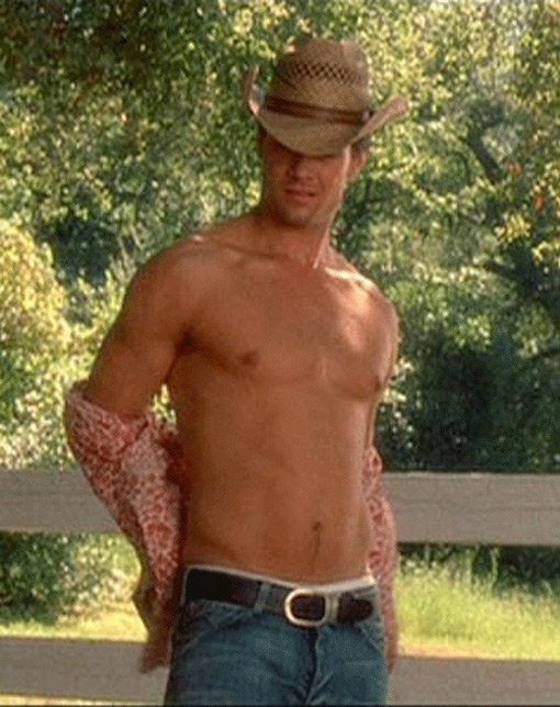 Josh Duhamel 17 Loading...