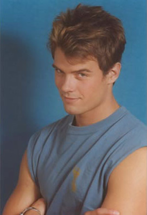 Josh Duhamel 2 Loading...