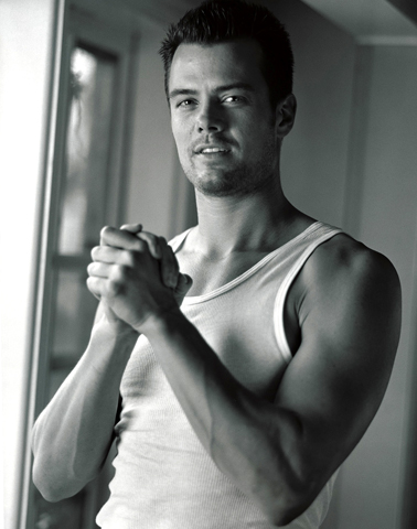 Josh Duhamel 23 Loading...