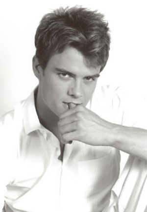 Josh Duhamel 4 Loading...