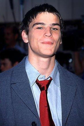 Josh Hartnett 28 Loading...