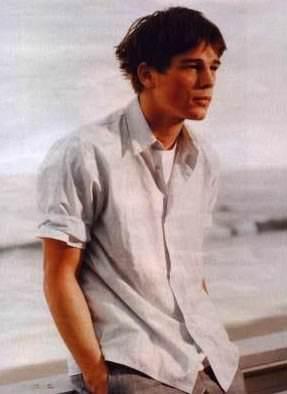 Josh Hartnett 66 Loading...