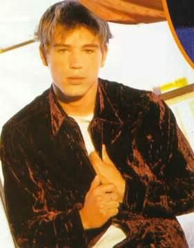 Josh Hartnett 72 Loading...