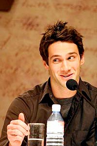 Justin Bartha 1 Loading...