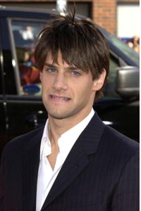 Justin Bartha 4 Loading...