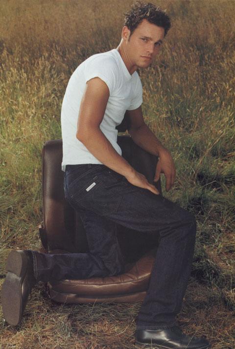 Justin Chambers 4 Loading...