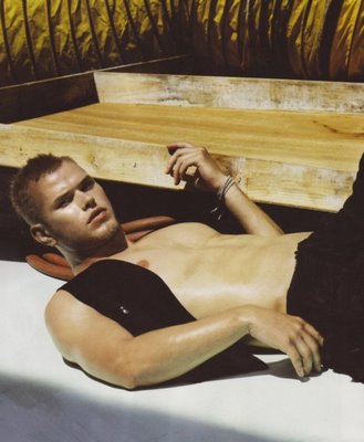 Kellan Lutz 22 Loading...