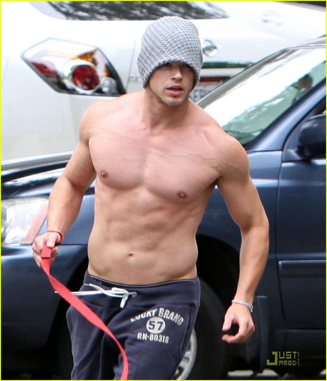 Kellan Lutz 24 Loading...