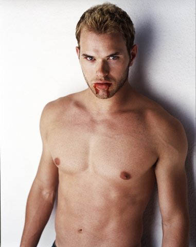 Kellan Lutz 32 Loading...