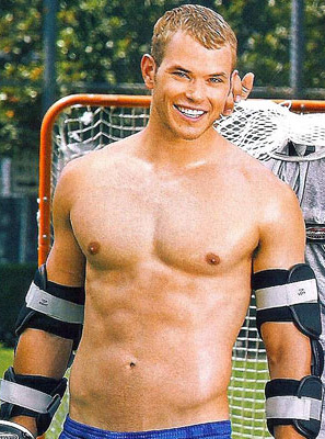 Kellan Lutz 35 Loading...