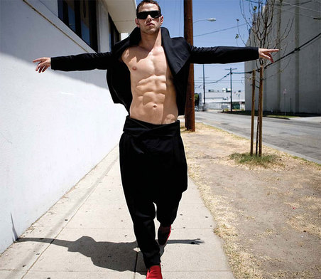 Kellan Lutz 36 Loading...