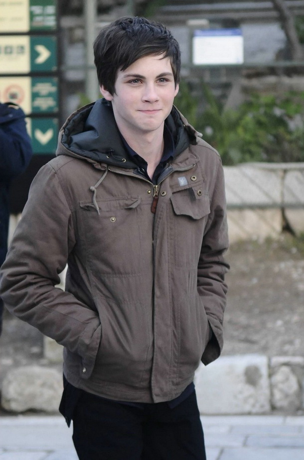 Logan Lerman 3 Loading...